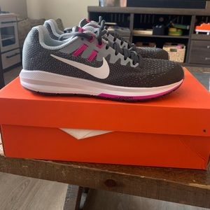 Nike air zoom structure 20 womens size 7 brand new with box